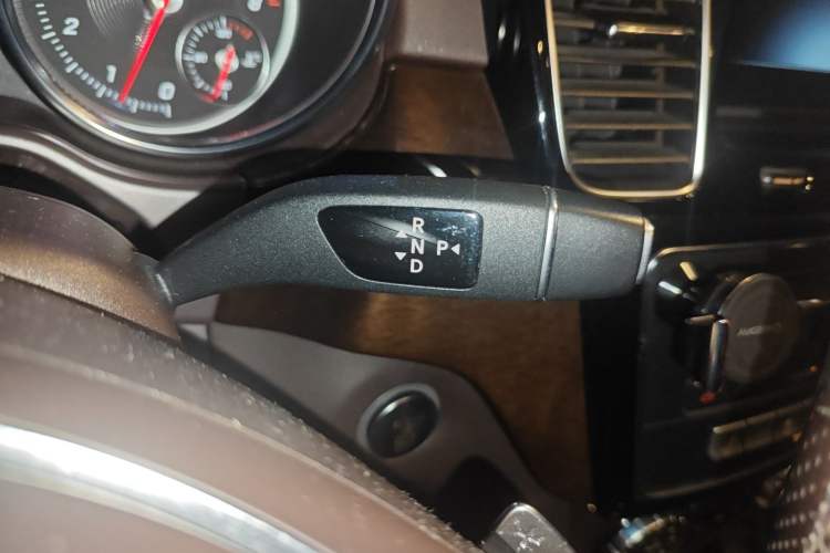 Used Mercedes-Benz GLS 2019 GLS 400 4MATIC Dynamic Edition Prestige Model Gear Lever