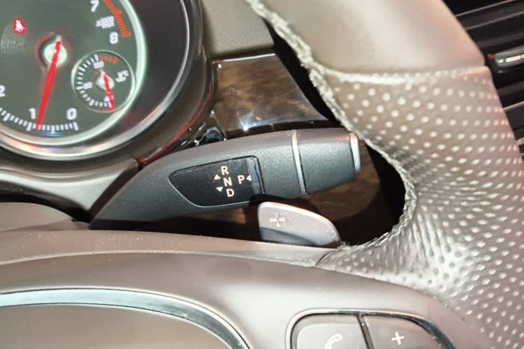 Used Mercedes-Benz GLS 2019 GLS 400 4MATIC Dynamic Edition Prestige Model Gear Lever