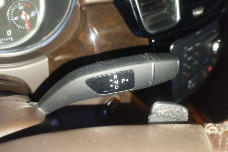 Used Mercedes-Benz GLS 2019 GLS 400 4MATIC Dynamic Edition Prestige Model Gear Lever