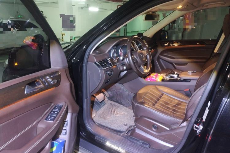 Used Mercedes-Benz GLS 2019 GLS 400 4MATIC Dynamic Edition Prestige Model Interior 3