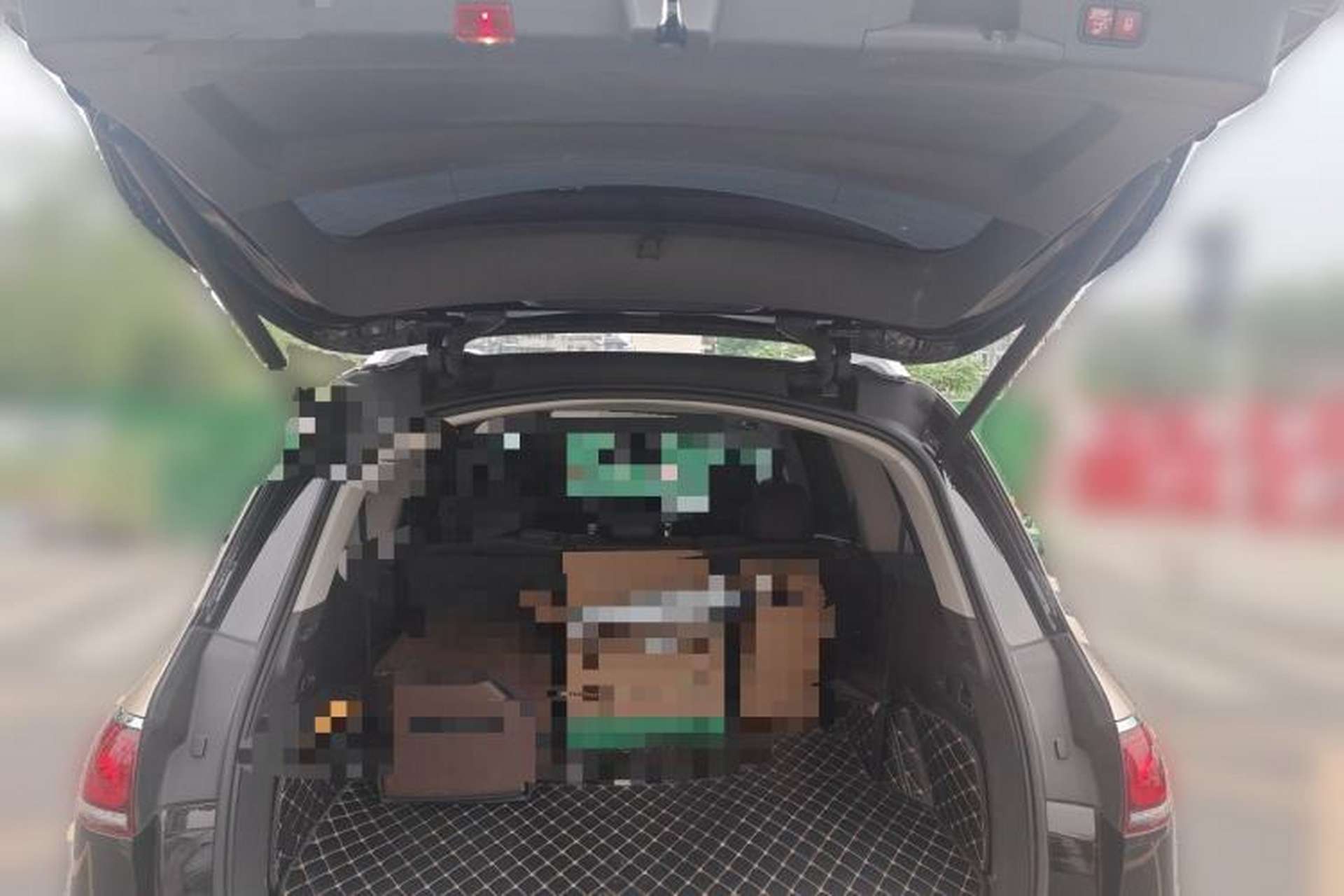 Used Mercedes-Benz GLS  Trunk