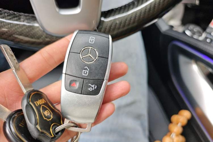 Used Mercedes-Benz GLS  Vehicle Key