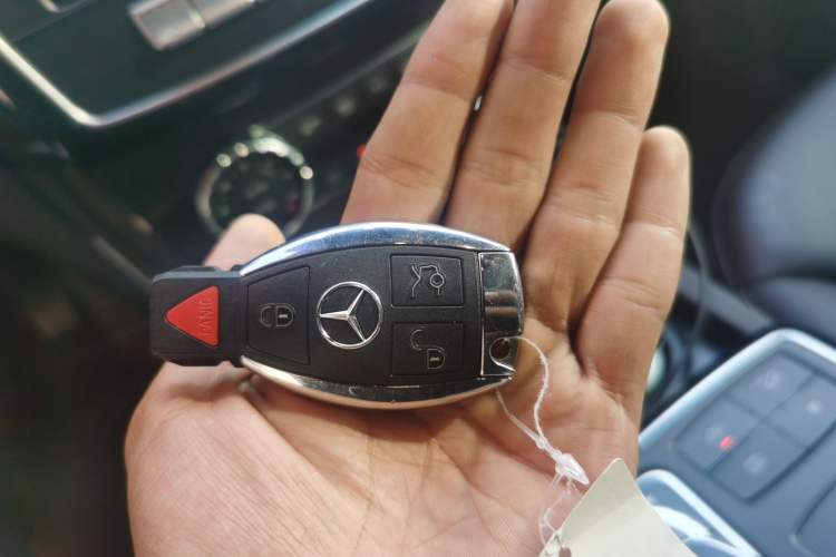 Used Mercedes-Benz GLS  Vehicle Key