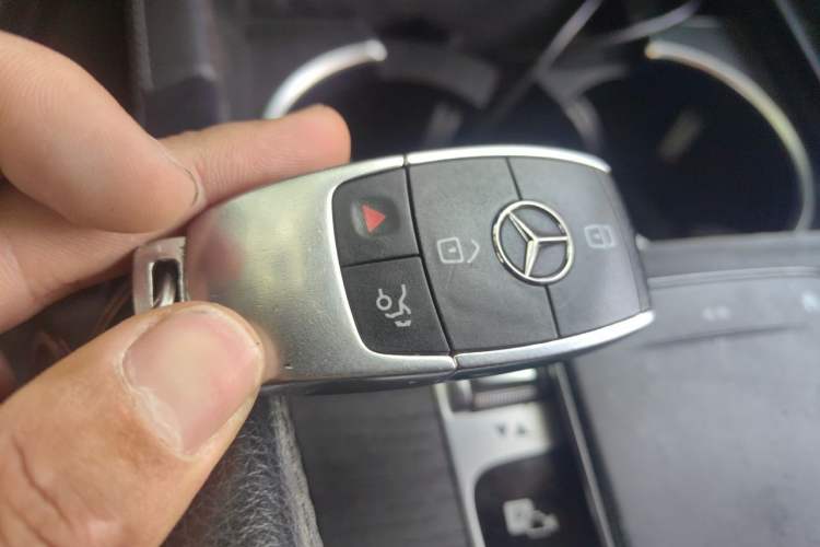 Used Mercedes-Benz GLS  Vehicle Key