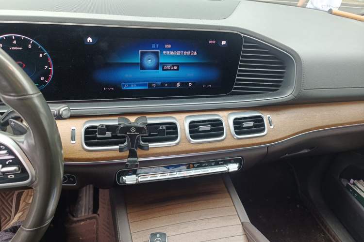 Used Mercedes-Benz GLS  Audio And AC Panel