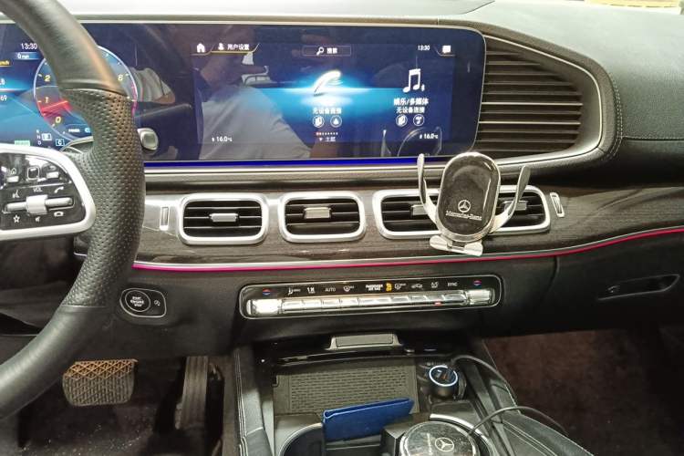 Used Mercedes-Benz GLS  Audio And AC Panel