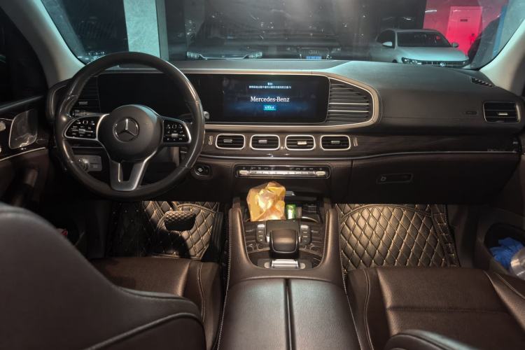 Used Mercedes-Benz GLS 2020 GLS 450 4MATIC Dynamic Edition Center Console