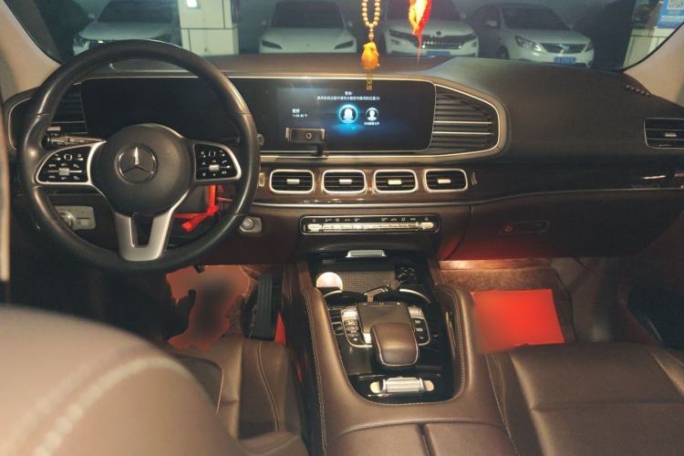 Used Mercedes-Benz GLS  Center Console