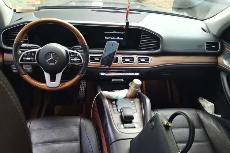 Used Mercedes-Benz GLS 2020 GLS 450 4MATIC Luxury Model Center Console