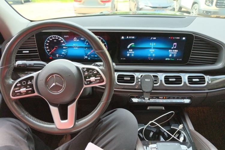 Used Mercedes-Benz GLS 2020 GLS 450 4MATIC Dynamic Edition Center Console