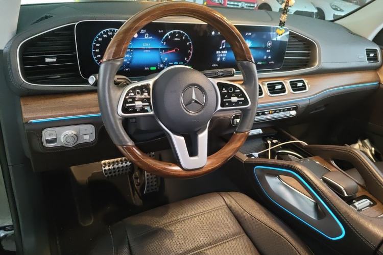 Used Mercedes-Benz GLS 2020 GLS 450 4MATIC Luxury Model Center Console