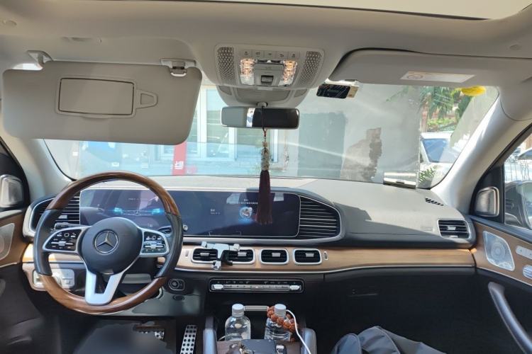 Used Mercedes-Benz GLS 2020 GLS 450 4MATIC Luxury Model Center Console
