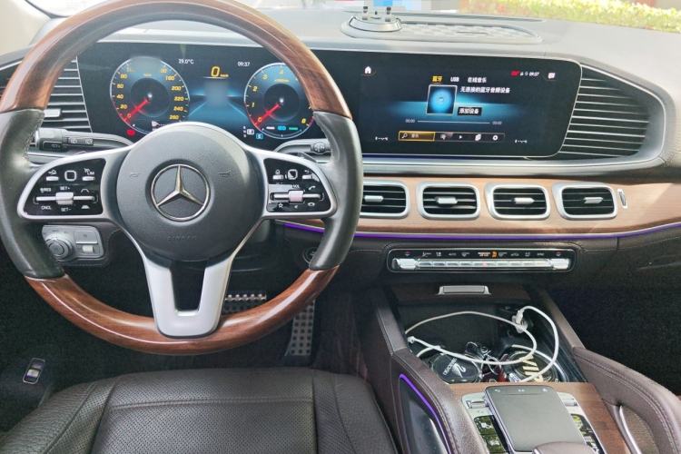 Used Mercedes-Benz GLS 2020 GLS 450 4MATIC Luxury Model Center Console