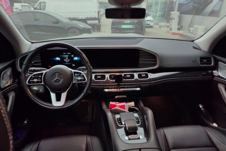 Used Mercedes-Benz GLS 2020 GLS 450 4MATIC Dynamic Edition Center Console