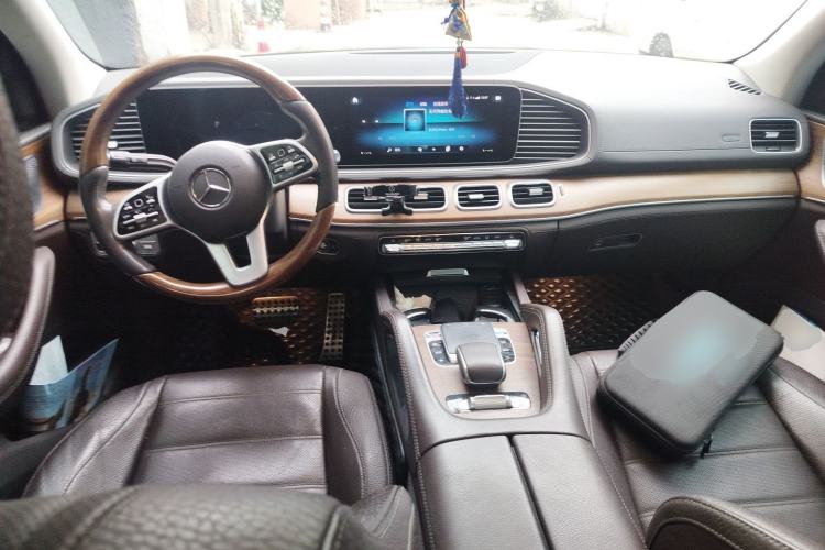 Used Mercedes-Benz GLS 2020 GLS 450 4MATIC Luxury Model Center Console