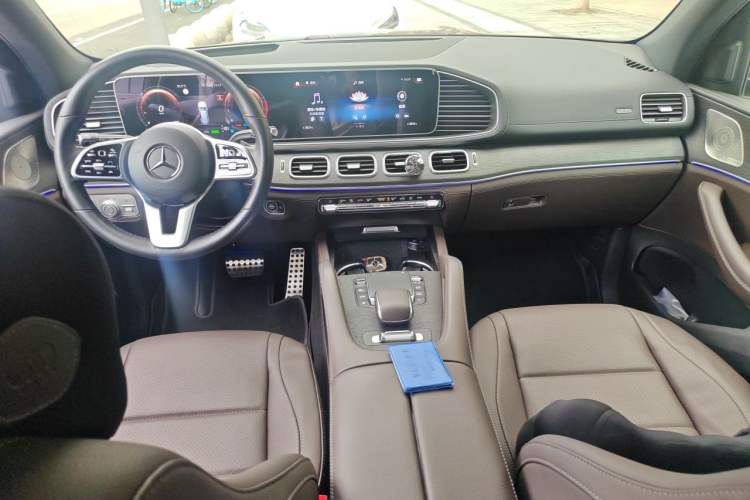 Used Mercedes-Benz GLS 2020 GLS 450 4MATIC Luxury Model Center Console