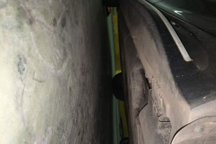 Used Mercedes-Benz GLS  Chassis Rear Left