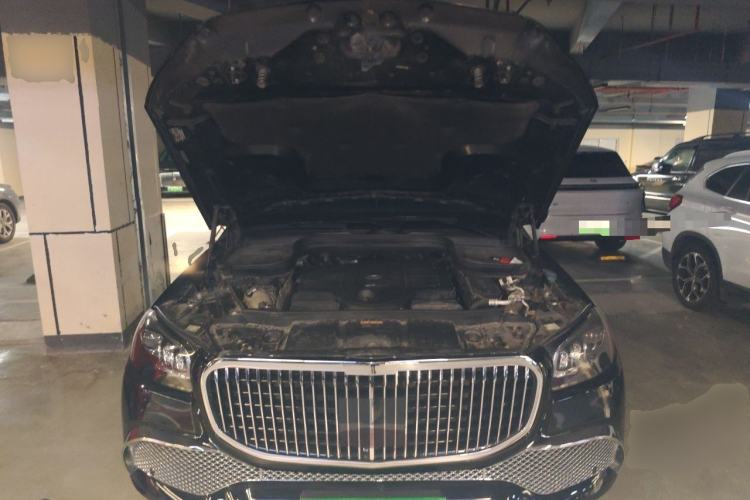 Used Mercedes-Benz GLS  Engine Bay