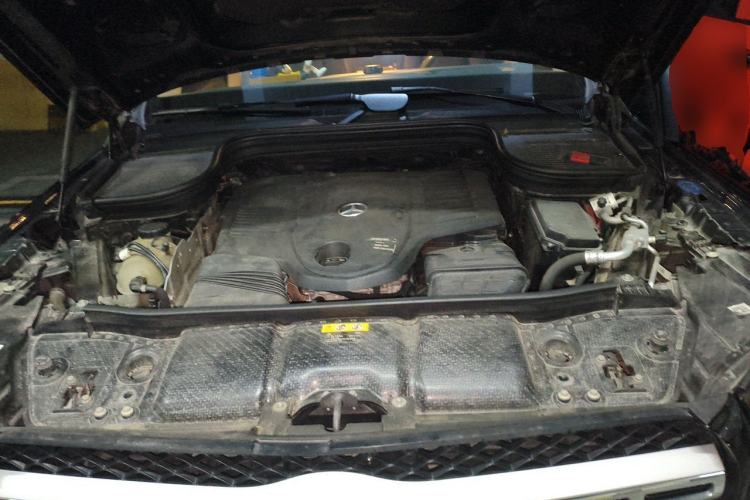 Used Mercedes-Benz GLS  Engine Bay