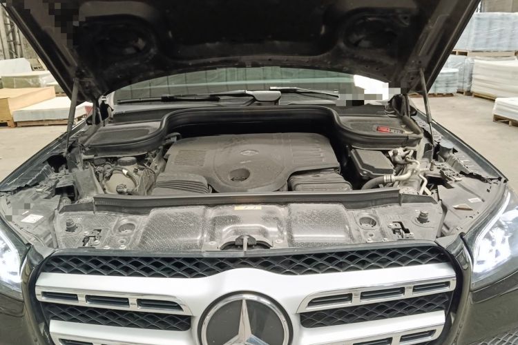 Used Mercedes-Benz GLS  Engine Bay