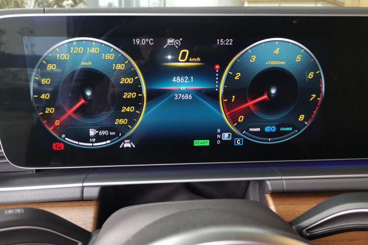 Used Mercedes-Benz GLS 2020 GLS 450 4MATIC Luxury Model Instrument Cluster