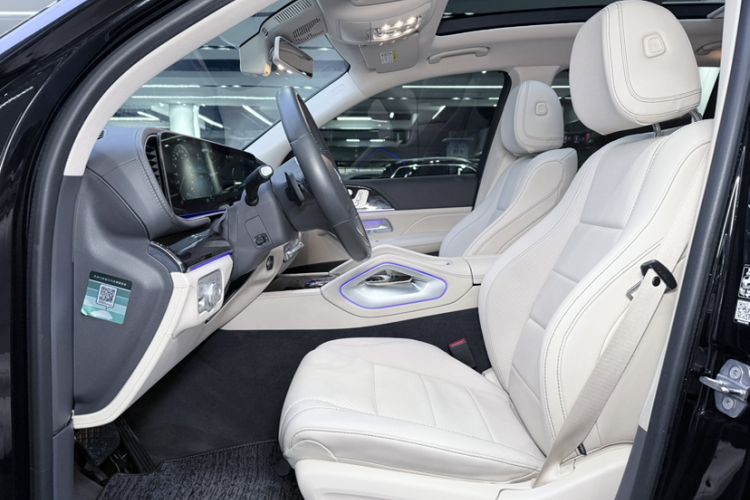 Used Mercedes-Benz GLS 2020 GLS 450 4MATIC Dynamic Edition Interior 2