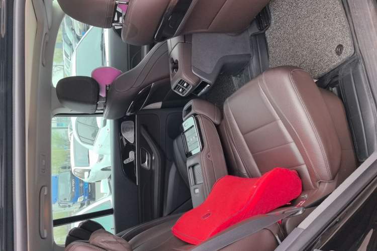 Used Mercedes-Benz GLS 2020 GLS 450 4MATIC Dynamic Edition Interior 2