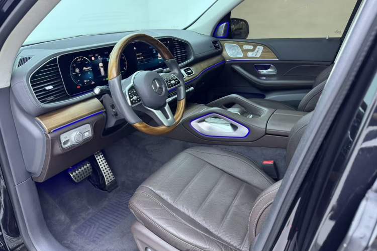 Used Mercedes-Benz GLS 2020 GLS 450 4MATIC Luxury Model Interior 2