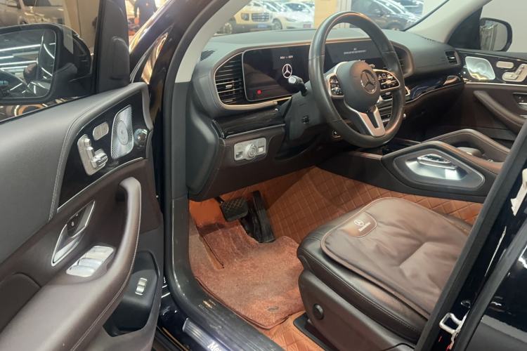 Used Mercedes-Benz GLS 2020 GLS 450 4MATIC Dynamic Edition Interior 2