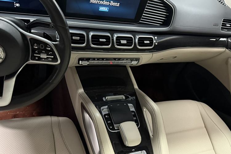 Used Mercedes-Benz GLS 2020 GLS 450 4MATIC Dynamic Edition Interior 3