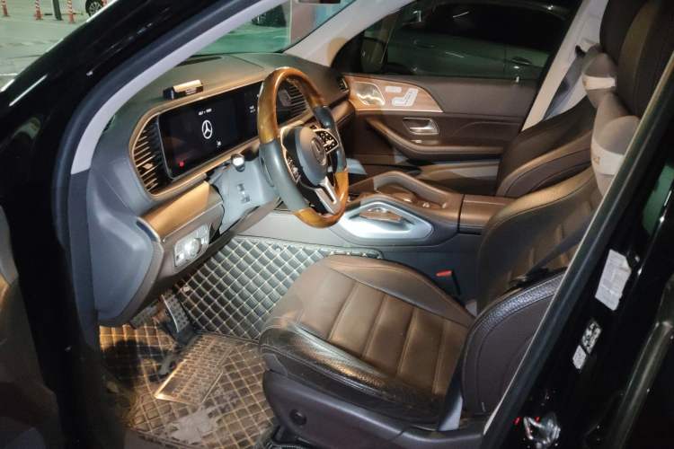Used Mercedes-Benz GLS 2020 GLS 450 4MATIC Luxury Model Interior 3
