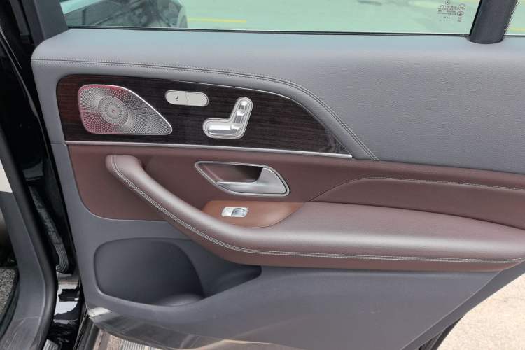 Used Mercedes-Benz GLS 2020 GLS 450 4MATIC Dynamic Edition Interior 3