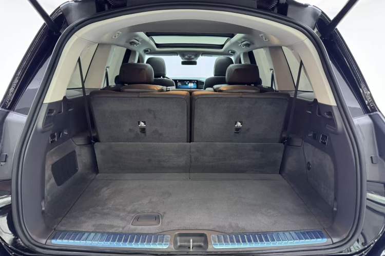 Used Mercedes-Benz GLS 2020 GLS 450 4MATIC Luxury Model Interior 4
