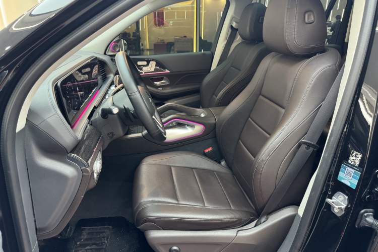 Used Mercedes-Benz GLS 2020 GLS 450 4MATIC Dynamic Edition Interior 4