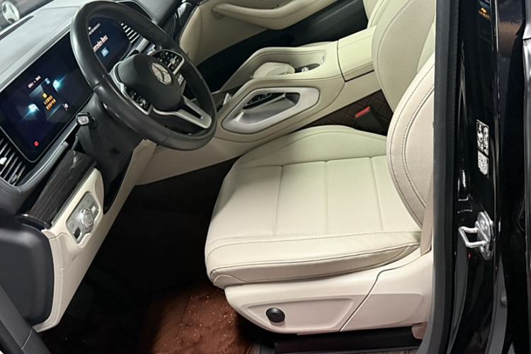 Used Mercedes-Benz GLS 2020 GLS 450 4MATIC Dynamic Edition Interior 6