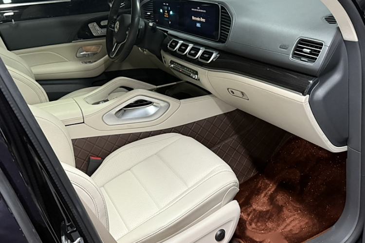 Used Mercedes-Benz GLS 2020 GLS 450 4MATIC Dynamic Edition Interior 9