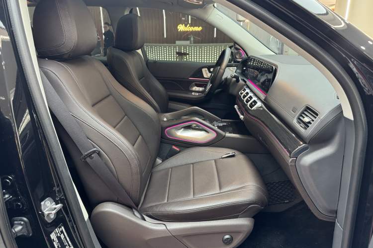 Used Mercedes-Benz GLS 2020 GLS 450 4MATIC Dynamic Edition Interior 9