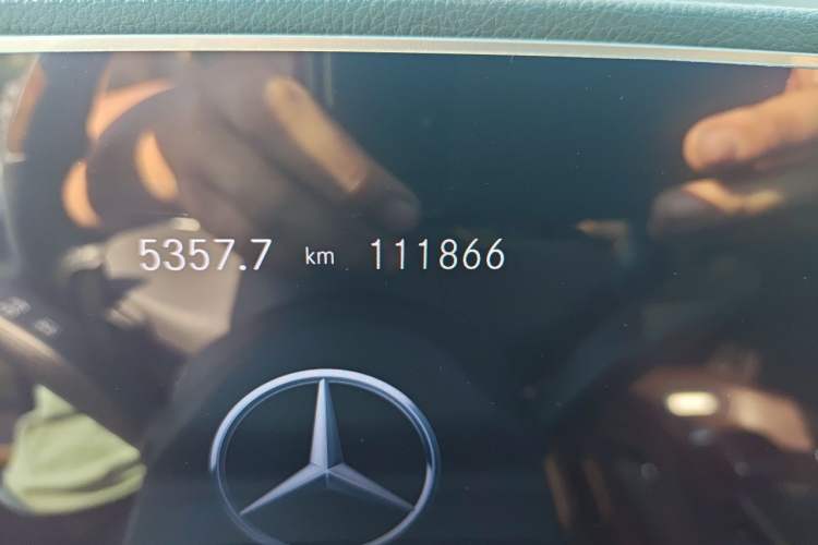 Used Mercedes-Benz GLS 2020 GLS 450 4MATIC Luxury Model Odometer Close Up