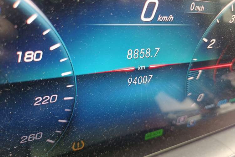 Used Mercedes-Benz GLS  Odometer Close Up