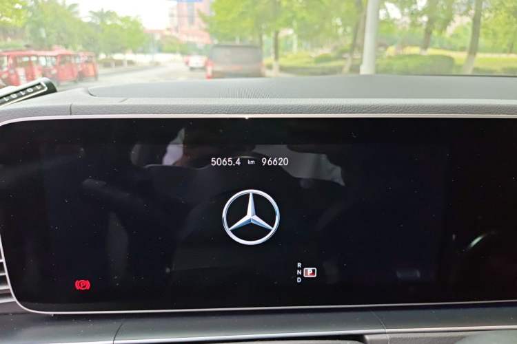 Used Mercedes-Benz GLS 2020 GLS 450 4MATIC Dynamic Edition Odometer Close Up