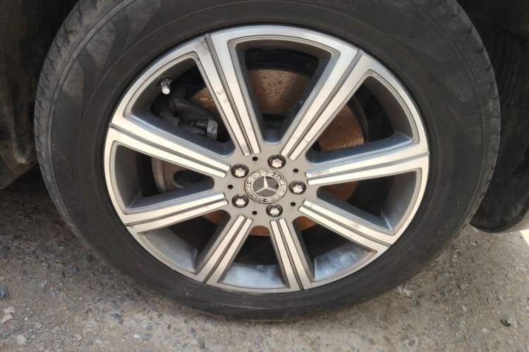 Used Mercedes-Benz GLS 2020 GLS 450 4MATIC Dynamic Edition Right Front Wheel Hub