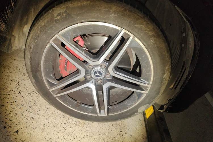 Used Mercedes-Benz GLS 2020 GLS 450 4MATIC Dynamic Edition Right Front Wheel Hub