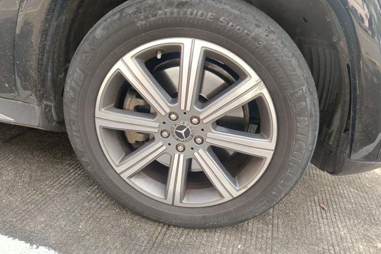 Used Mercedes-Benz GLS 2020 GLS 450 4MATIC Dynamic Edition Right Front Wheel Hub