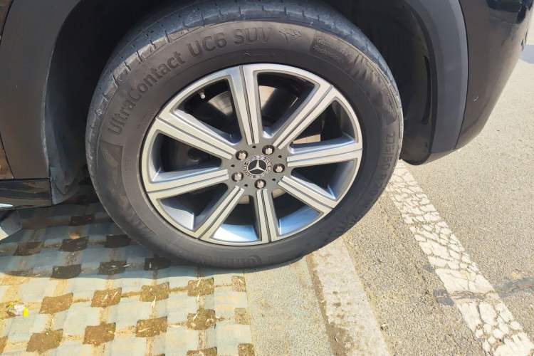 Used Mercedes-Benz GLS 2020 GLS 450 4MATIC Dynamic Edition Right Front Wheel Hub