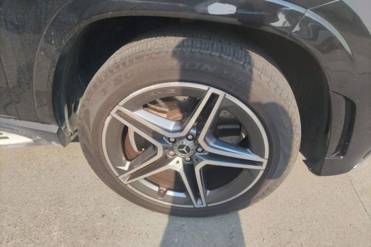 Used Mercedes-Benz GLS 2020 GLS 450 4MATIC Luxury Model Right Front Wheel Hub