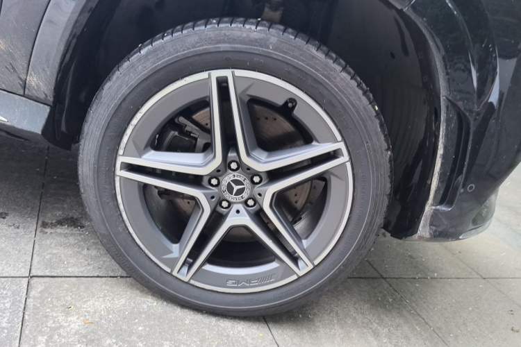 Used Mercedes-Benz GLS 2020 GLS 450 4MATIC Luxury Model Right Front Wheel Hub