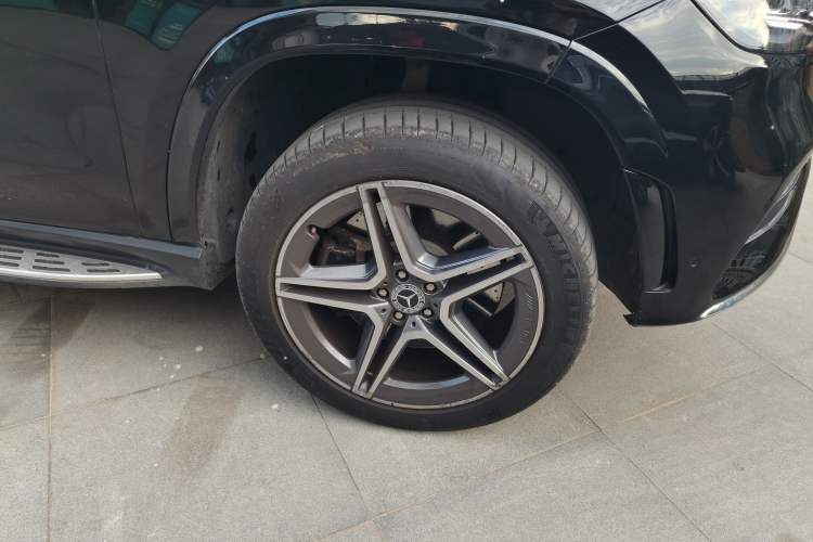 Used Mercedes-Benz GLS 2020 GLS 450 4MATIC Luxury Model Right Front Wheel Hub