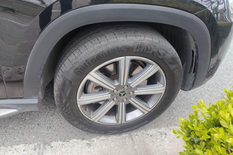 Used Mercedes-Benz GLS 2020 GLS 450 4MATIC Dynamic Edition Right Front Wheel Hub