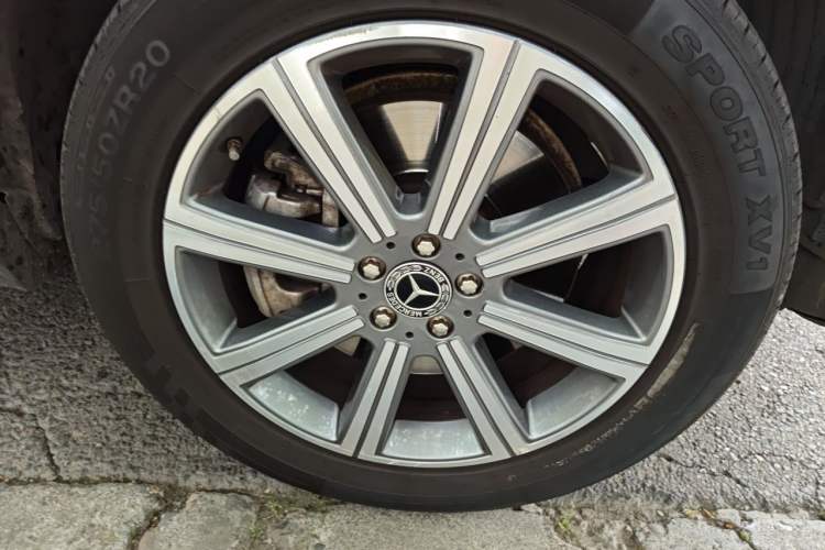Used Mercedes-Benz GLS 2020 GLS 450 4MATIC Dynamic Edition Right Front Wheel Hub