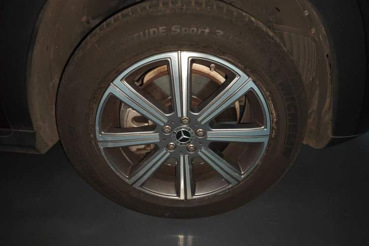 Used Mercedes-Benz GLS 2020 GLS 450 4MATIC Dynamic Edition Right Front Wheel Hub